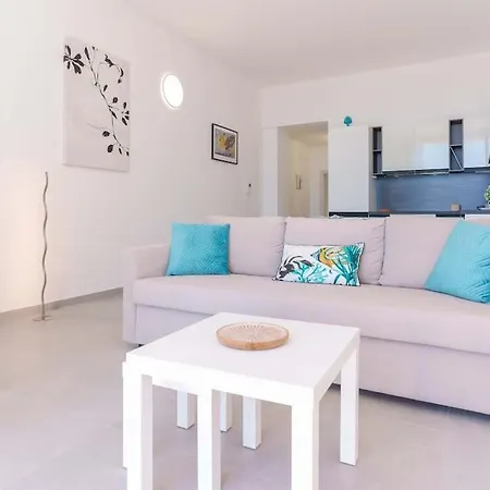 Mareluna Apartment *